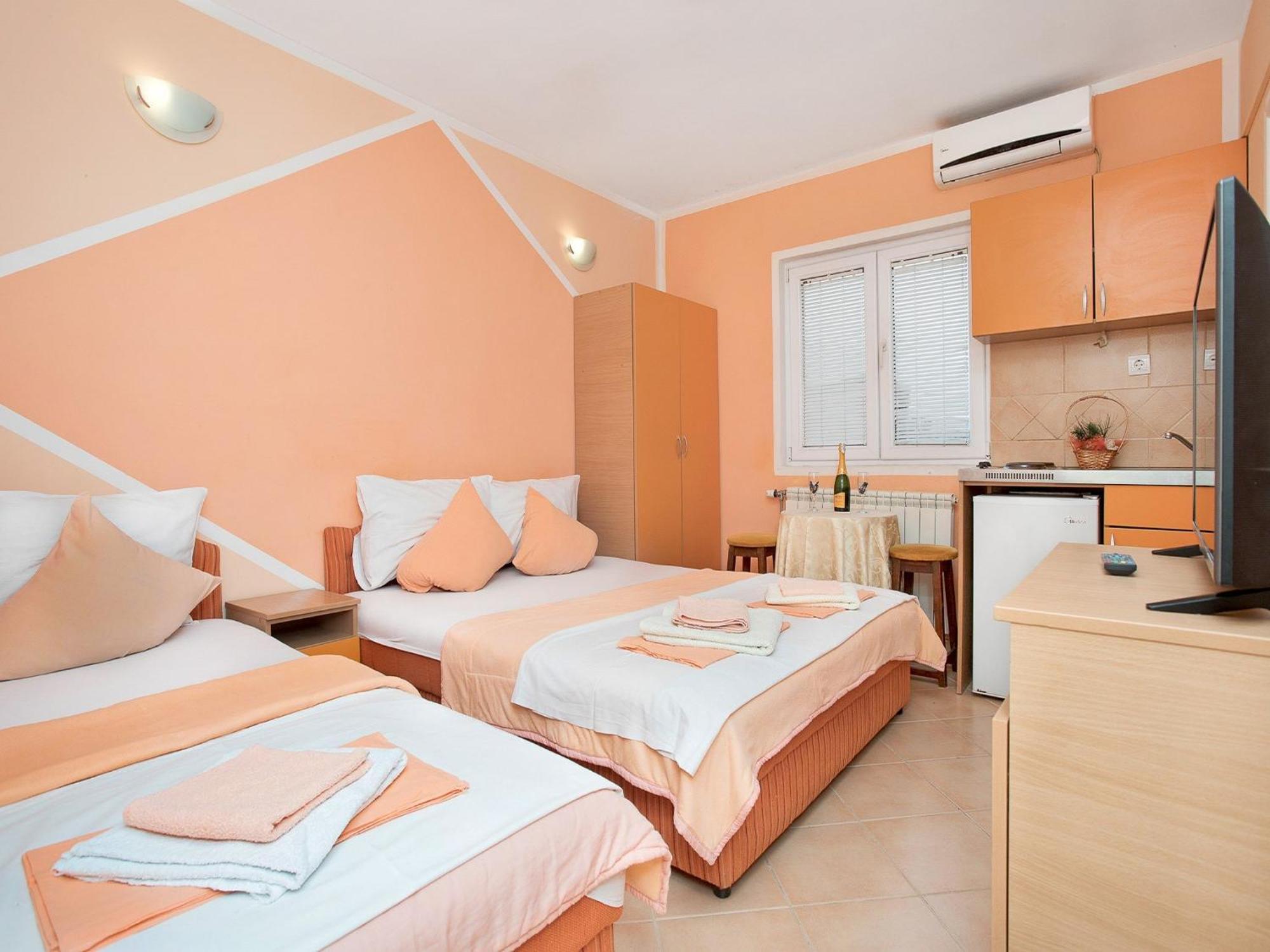 בודווה Apartments Mik5 - Famous Beach Jaz חדר תמונה